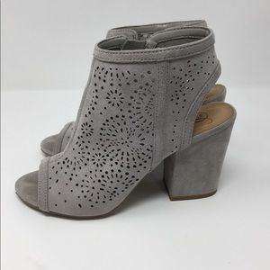Gray peep toe chunky heels